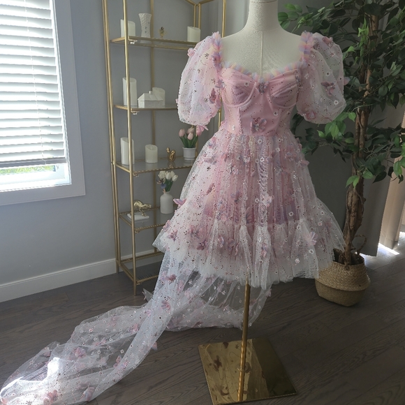 Meet your Posher, Ashley - Picture 1 of 1